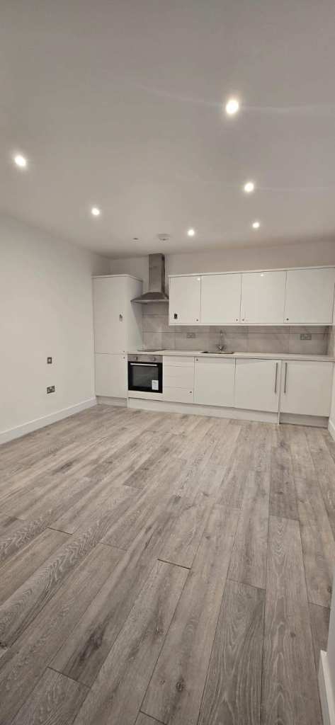 Studio flat to Let in Sutton area,  Dss welcome
