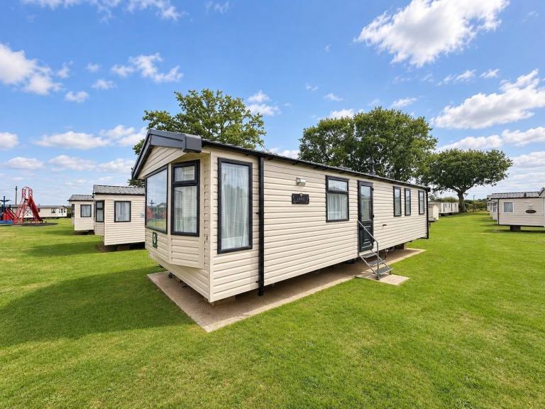 Swift Loire in Sandown  - Lodge / Caravan 