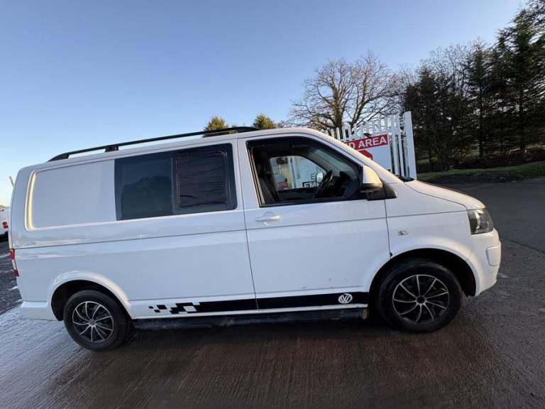 2014 Volkswagen Transporter Transporter T32 Startline TDI BlueMotion Technology Crew Cab DIESEL M...