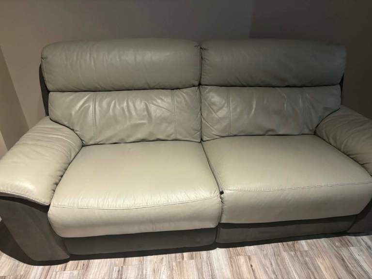 DFS leather recliner 3&2 