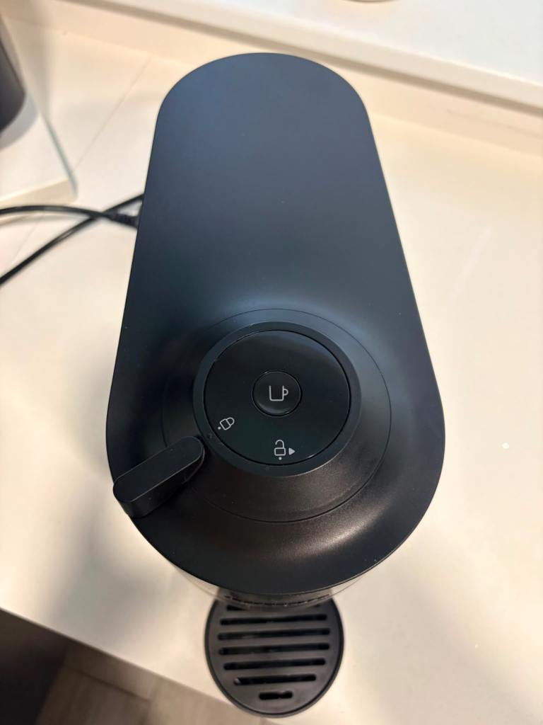 Nespresso Vertuo Coffee Machine – Black, Good Condition