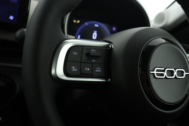 2025 Fiat 600 1.2 Hybrid 48V 5dr eDCT-6 HATCHBACK PETROL Automatic