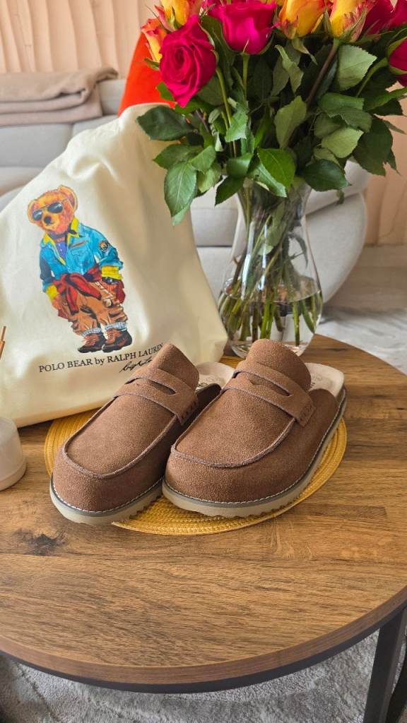 Cushionaire Mules/clogs very trendy right now🤩
