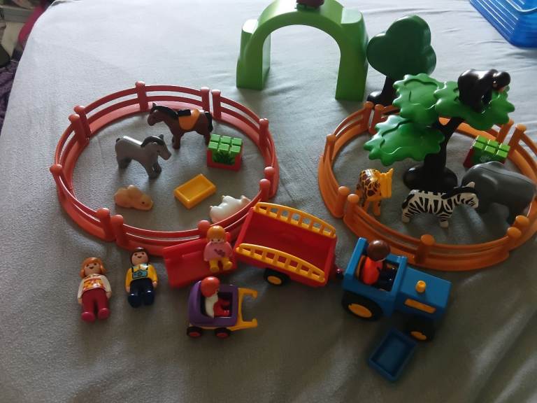 Playmobil 123 6754 (now Playmobil Junior) large farm and zoo