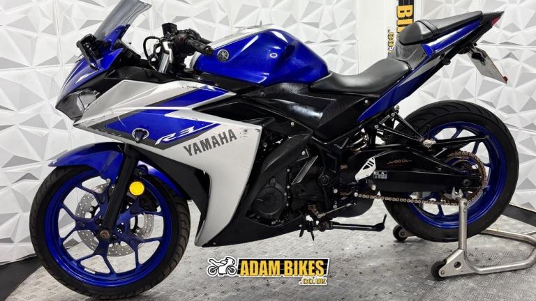 2015 Yamaha R3 | *WARRANTY PROVIDED*
