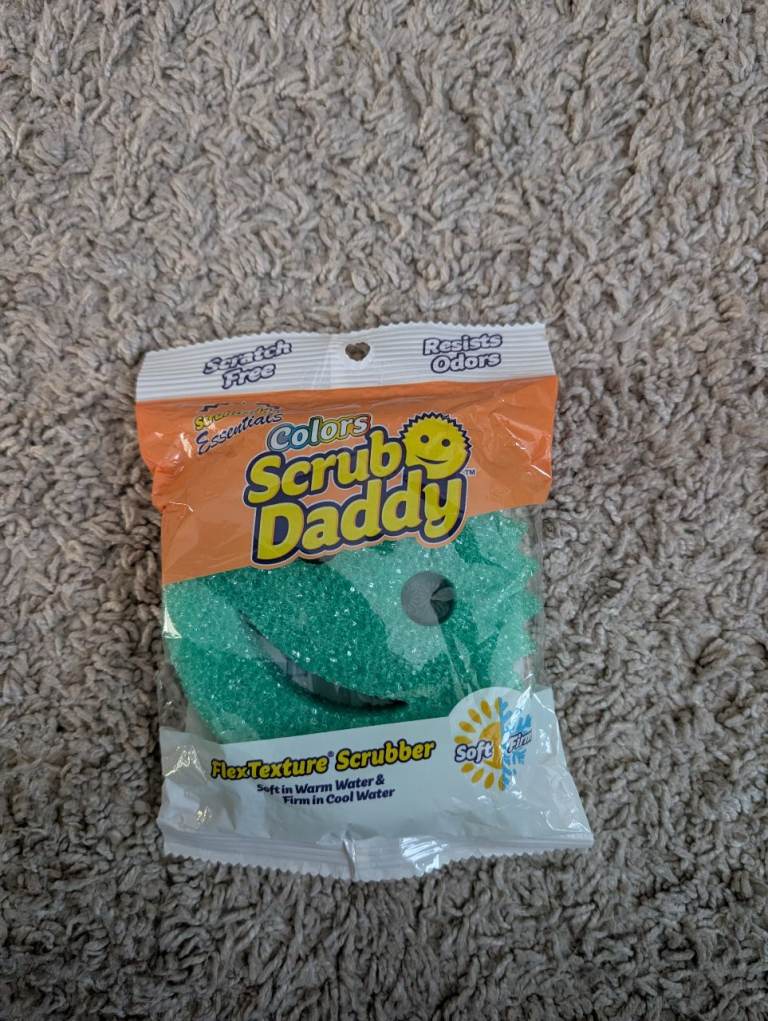 Scrub daddy flextexture scrubber 