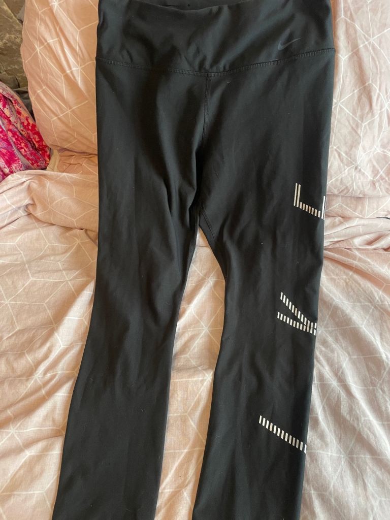 Size small nike leggings 
