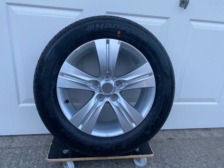 WHEEL KIA SPORTAGE 225/60/R17 - DELIVERY AVAILABLE 