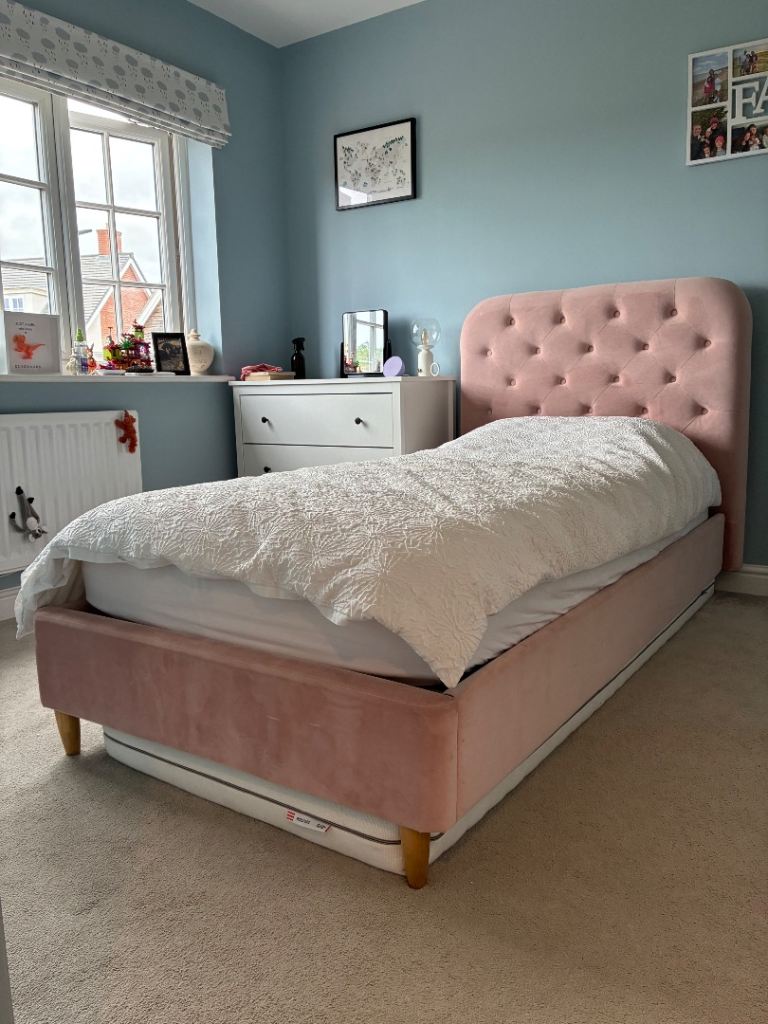 Pink Velvet Single Bed Frame with Tufted Headboard