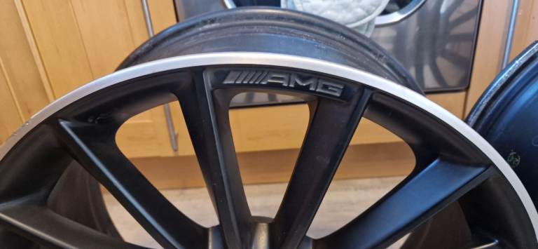 AMG 19inch A35 original alloy wheels x2