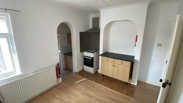 Flats/Maisonettes To Let in Guildford, Surrey
