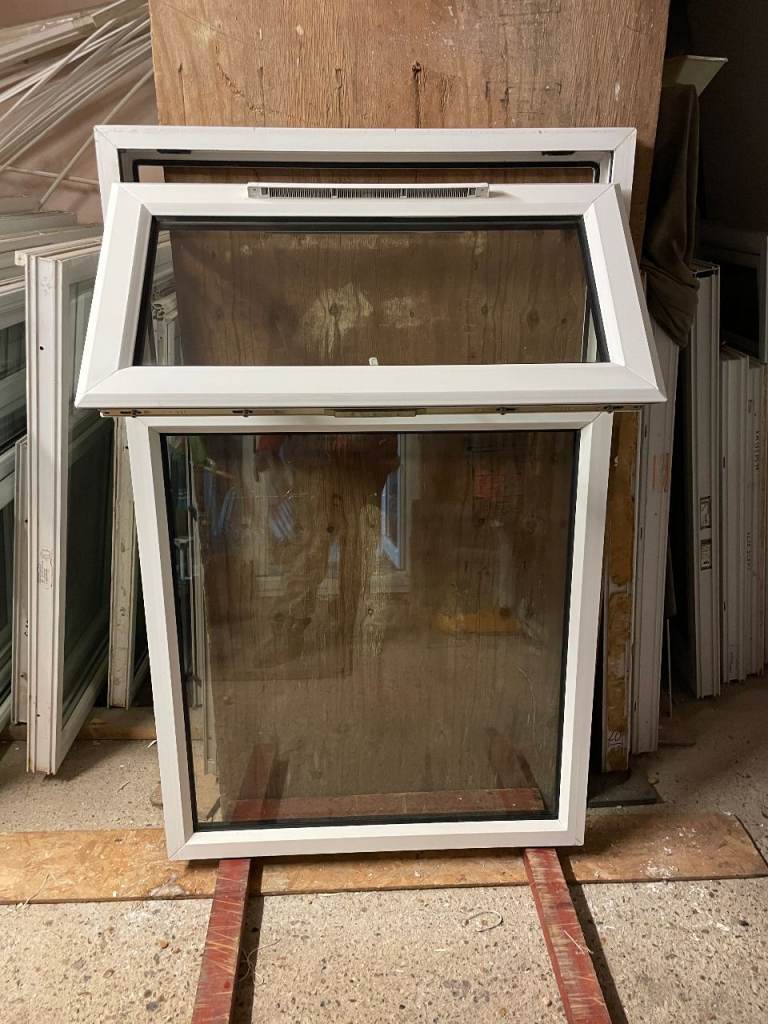 H 149.5 x W 94.5 cm - EXCELLENT CONDITION UPVC DOUBLE GLAZED WINDOW - THERMAL GLASS (REF: SJ107)