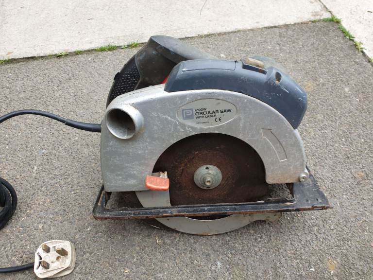 PERFORMANCE 1200W 190MM CIRCULAR SAW IN GOOD WORKING ORDER + CAN BE SEEN WORKING