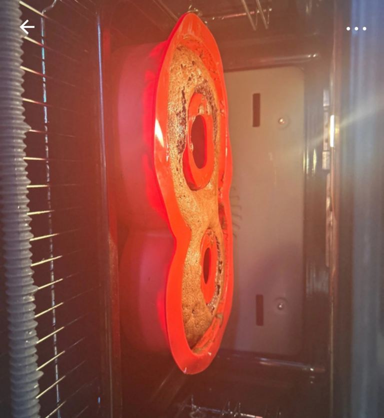 Silicone Cake Tin - BPA Free - Number 8