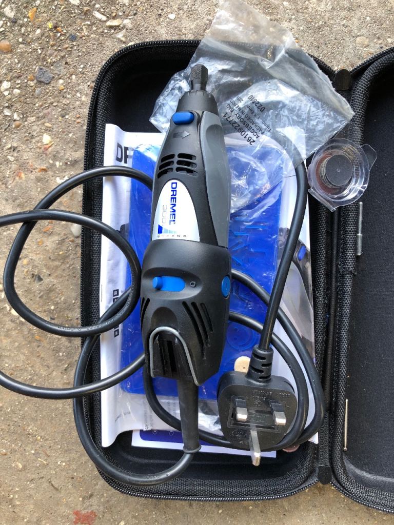 Dremel 300i Rotary Tool with Case – Good Condition