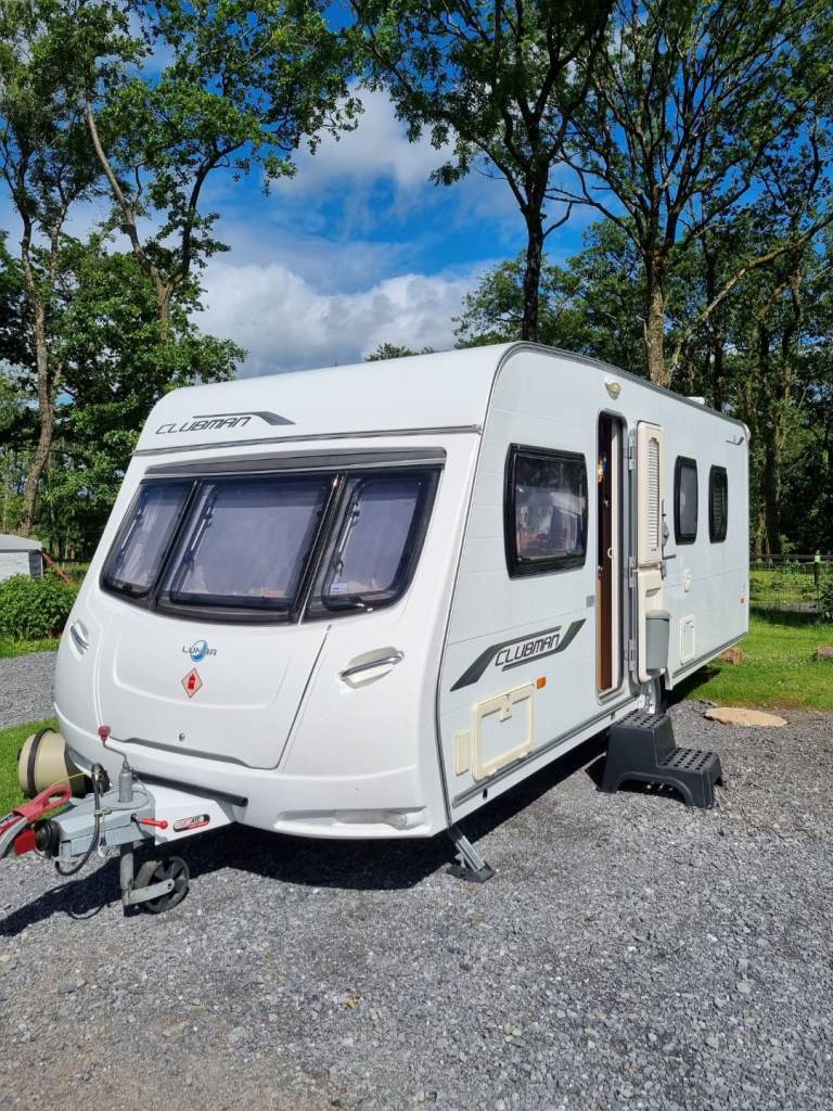 Lunar Clubman Fixed Island Bed Touring Caravan with Alde Heating 2010