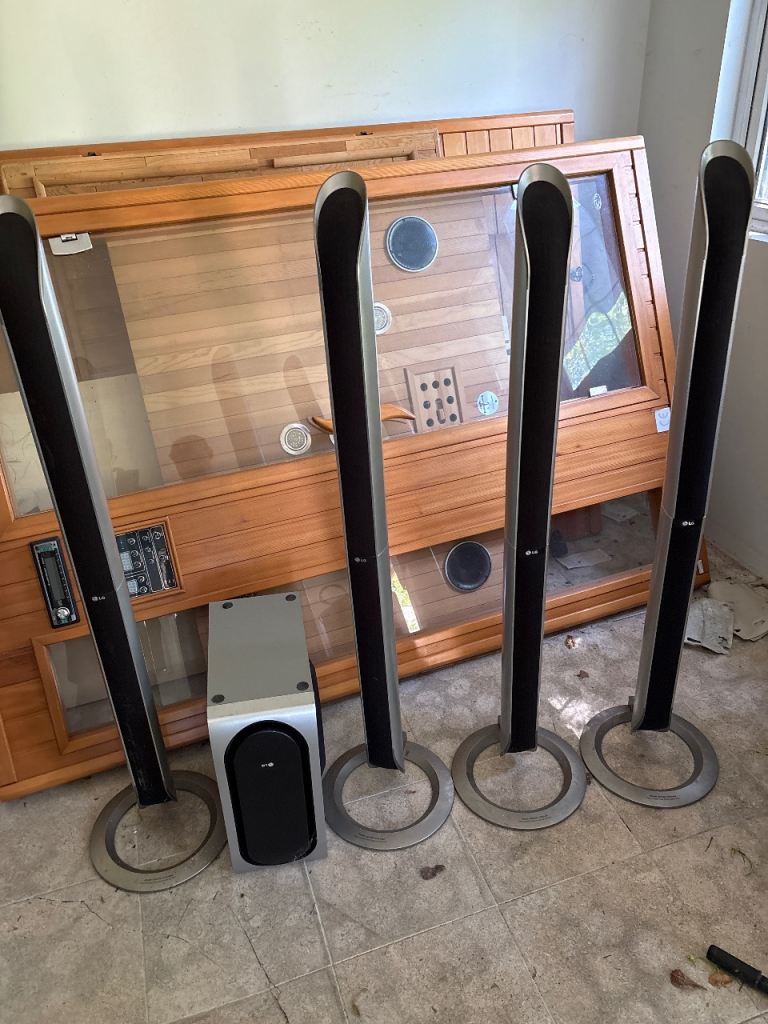 LG Home Cinema Speakers with Subwoofer – Good Condition