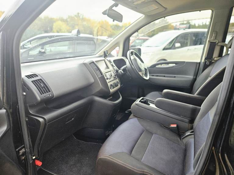 2007 Nissan serena automatic 