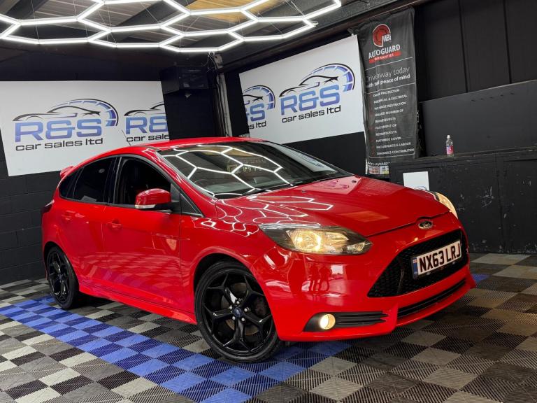 2013 Ford Focus 2.0T ST-2 5dr HATCHBACK Petrol Manual