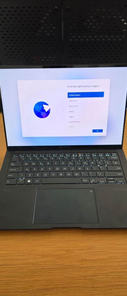 Asus Zenbook Pro 14 - Gaming Laptop - 14" 3k OLED Screen - i9-13900H & NVidia RTX4070 Mobile GPU