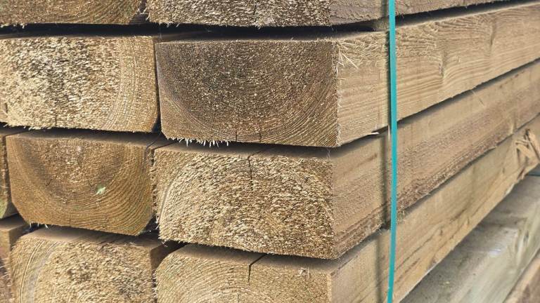 195 x 95 x 2400 Timber Sleepers