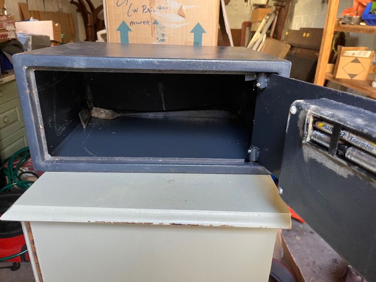 Metal Digital Safe with Keys – Fair Condition