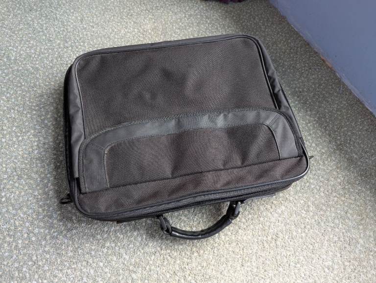 Black Laptop Carry Bag with Shoulder Strap – Good Condition