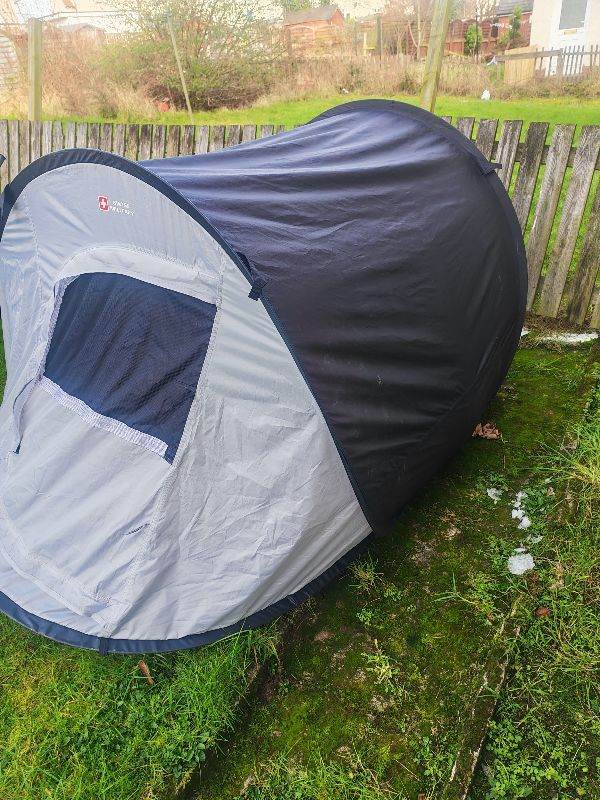 Swiss Military 3 men pop-up tent