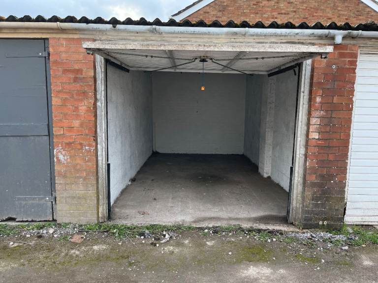 Garage To Let Great Wyrley, 10 miles North of Birmingham, £70pcm