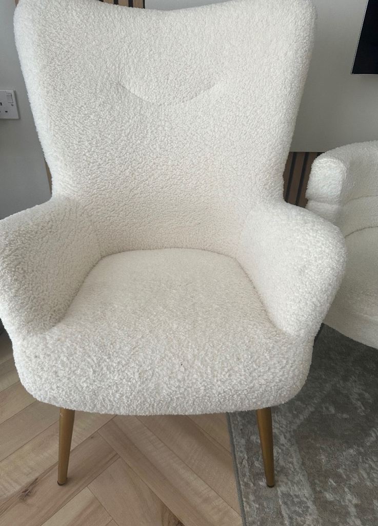 Cream Boucle Fabric Accent Chair – Good Condition
