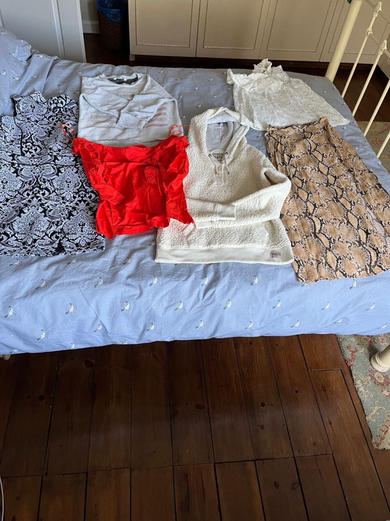 Bag full of women’s clothes sizes 8-10