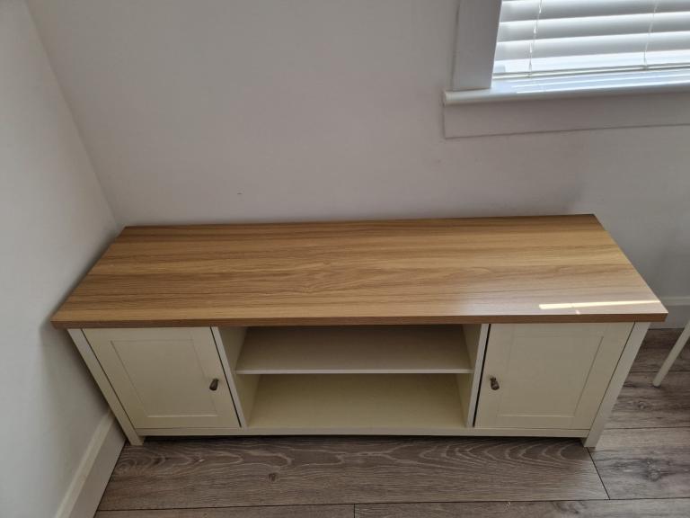 Excellent condition tv unit
