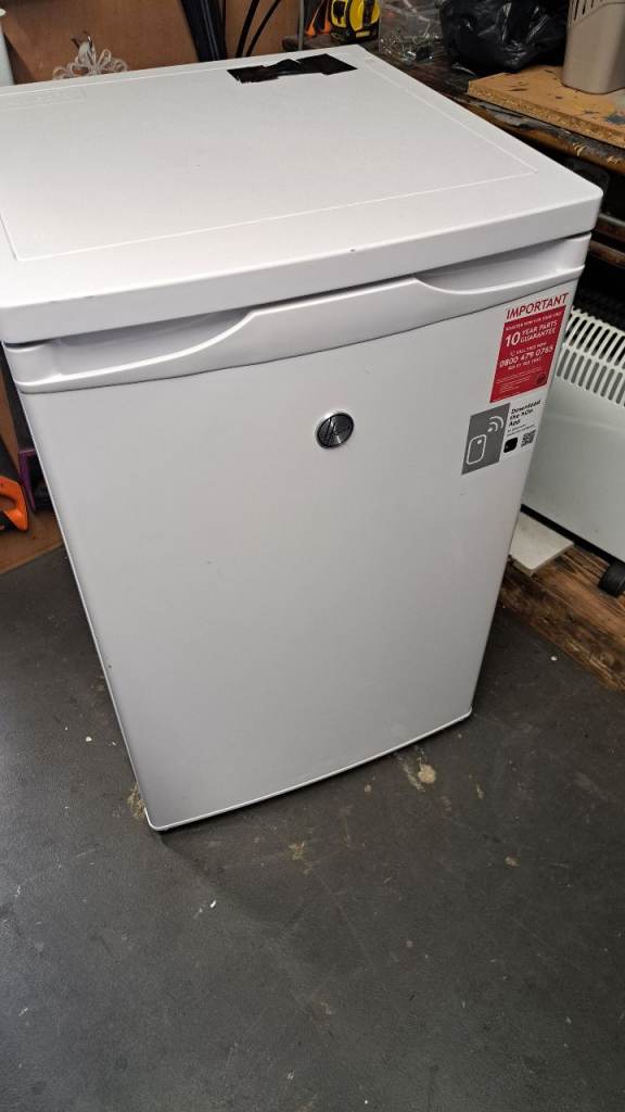 Hoover Under Counter Fridge Freezer – White, Good Condition