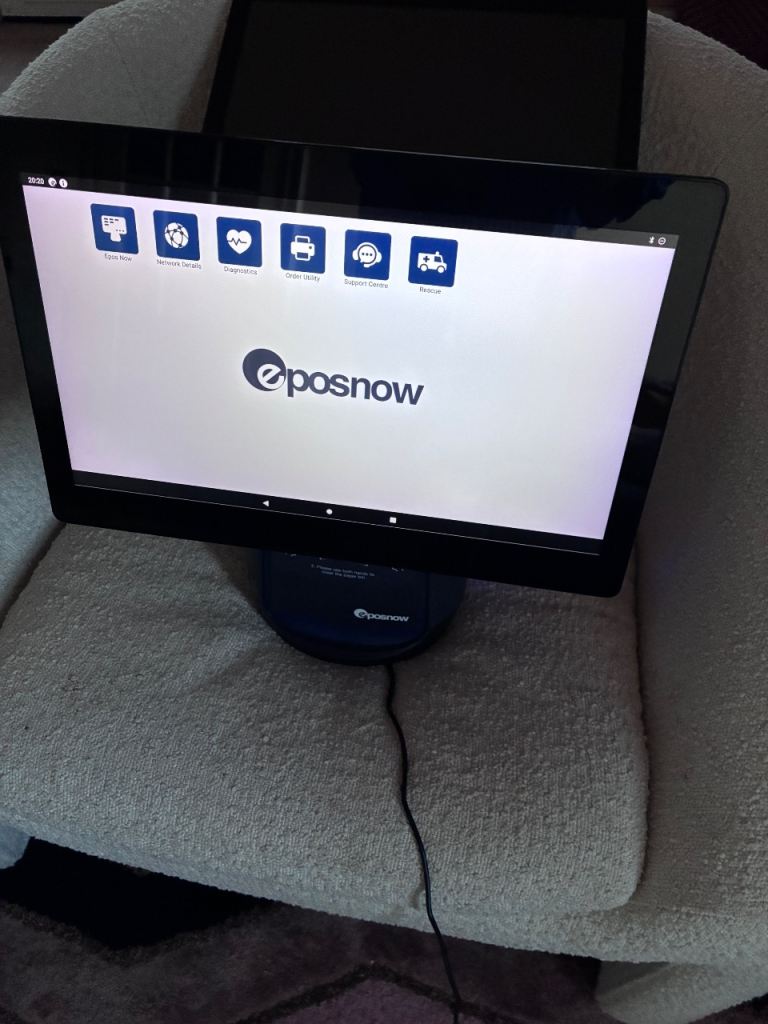 Epos till x 2, plus integrated paper roll, cash drawer