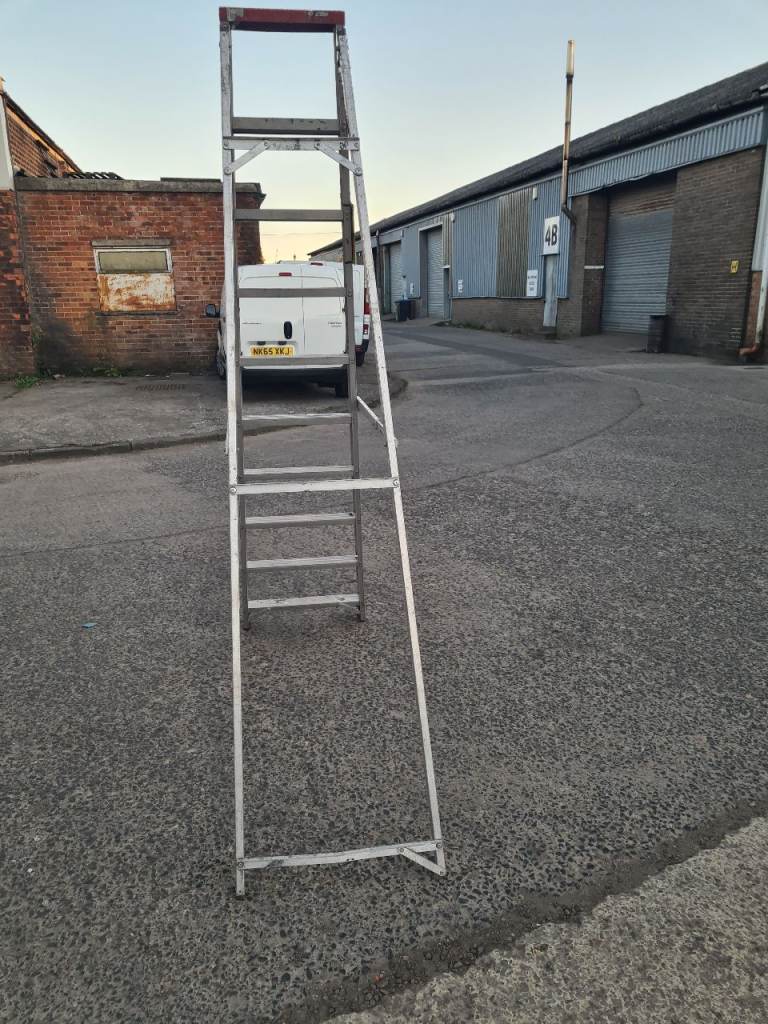 Aluminium ladders