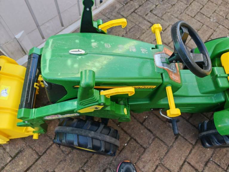John Deere ride on tractor 