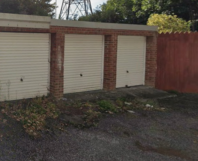 Garage to rent - Brislington