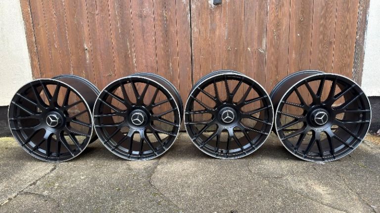 Set of 4 genuine 19 inch 5x112 alloys 9,5J ET45