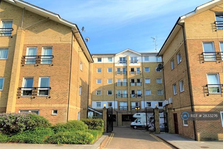 2 bedroom flat in Salisbury House, Wallington, SM6 (2 bed) (#2833276)