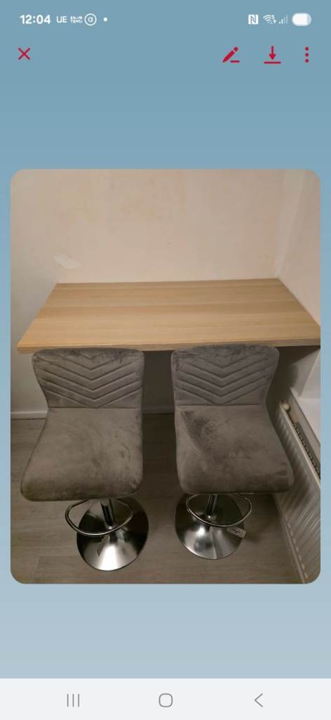 Breakfast bar with stools