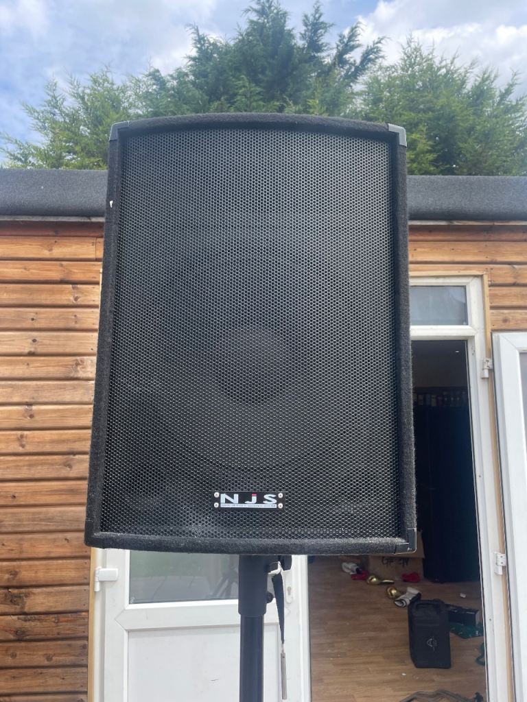 Pair of NJS NJS102 200W RMS PA Speakers with Stand