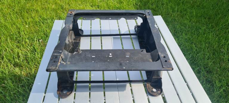 Renault trafic, Vauxhall Vivaro, Nissan Primastar seat base