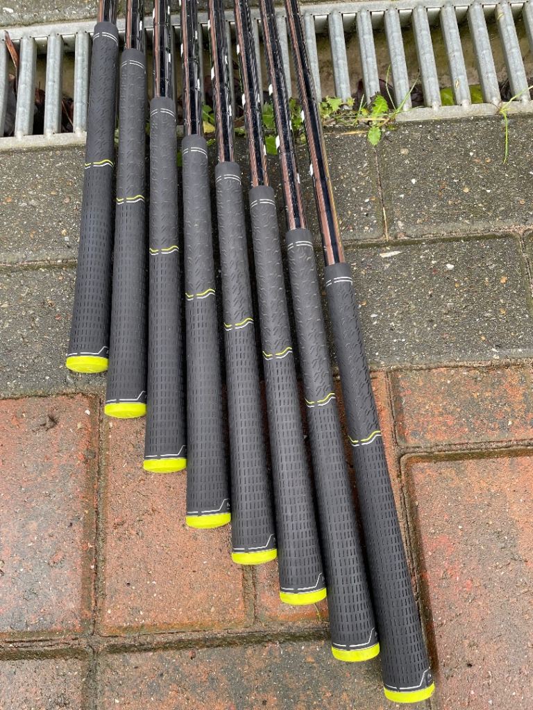 Taylormade m2 irons 5-9 + pw, aw & sw