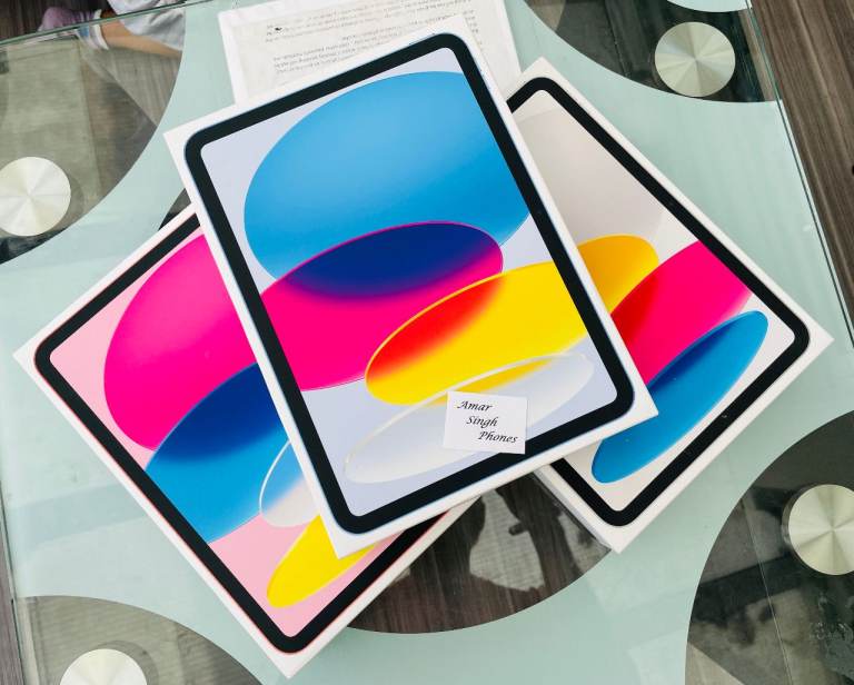 *SEALED* 11 Inch Ipad 2025, A16, Silver, Blue and Pink