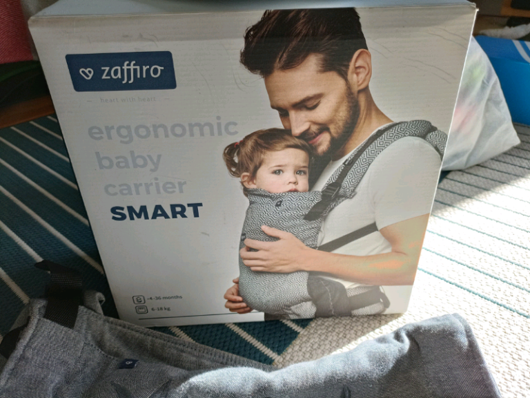 Zaffiro ergonomic baby carrier