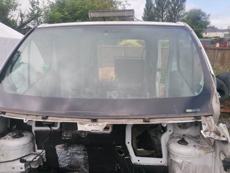 Vauxhall Vivaro 2001-2014 Front Windscreen Good Condition Also Fit Renault Trafic, Nissan Primastar 