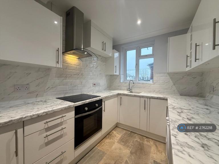 2 bedroom flat in Shotley, Shotley, IP9 (2 bed) (#2762218)