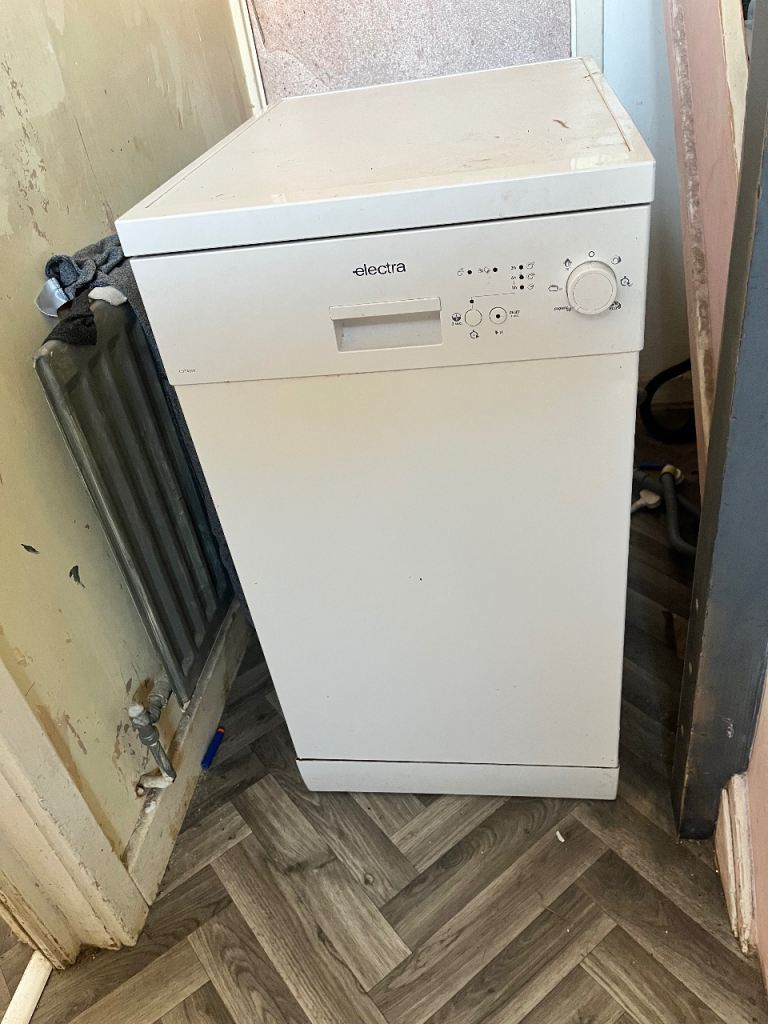 Electra Slimline Dishwasher (White) - Quick Sale!