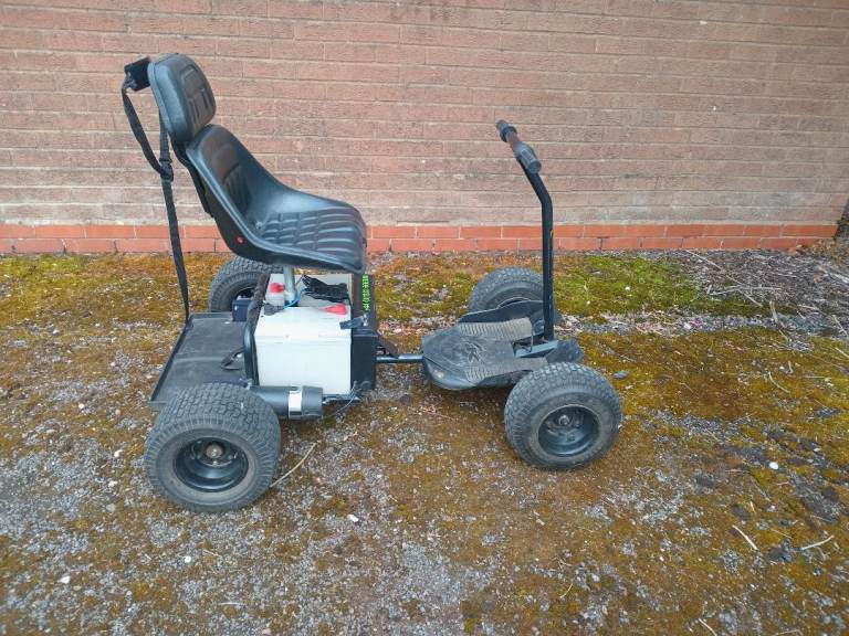 Single seat golf buggy 
