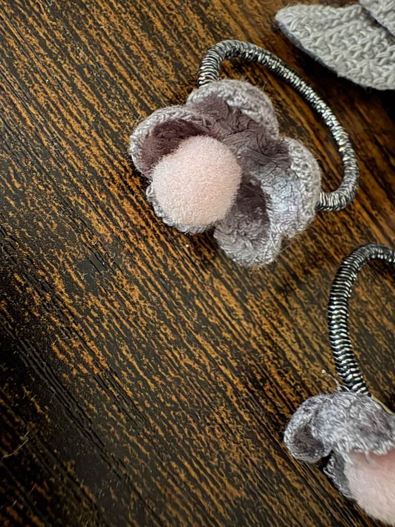 Set of Grey and Pink Hair Clips 🎀